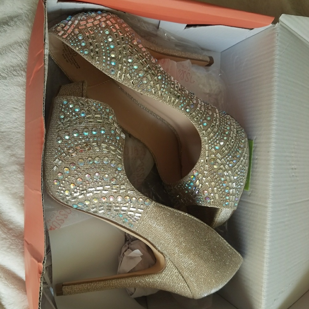 Sparkly De Blossom collection heels
